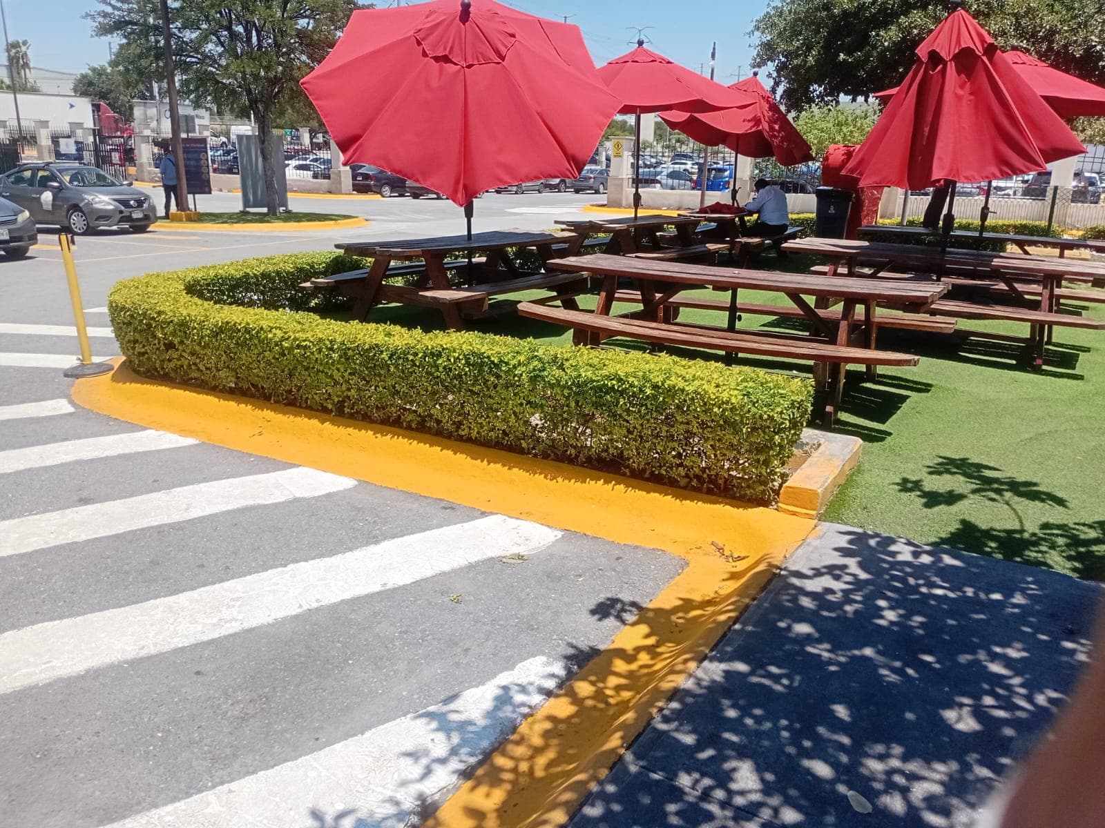 Área recreativa con pasto sintético